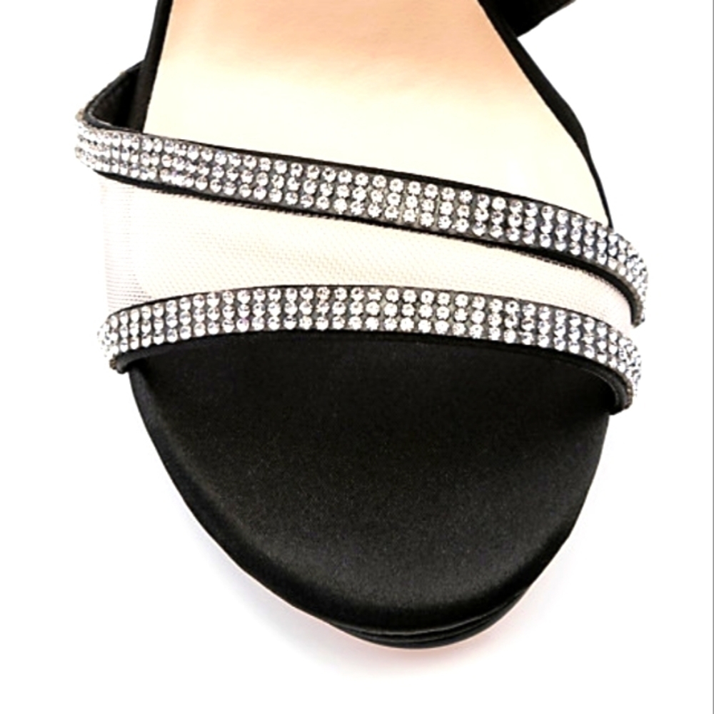 Heels - Picture 2 of 3